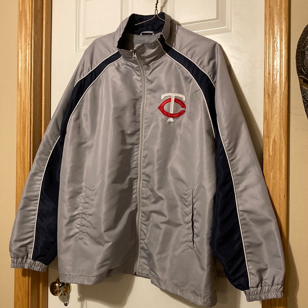 Men’s Minnesota Twins wind breaker Grey Jacket -sizeXL/XG